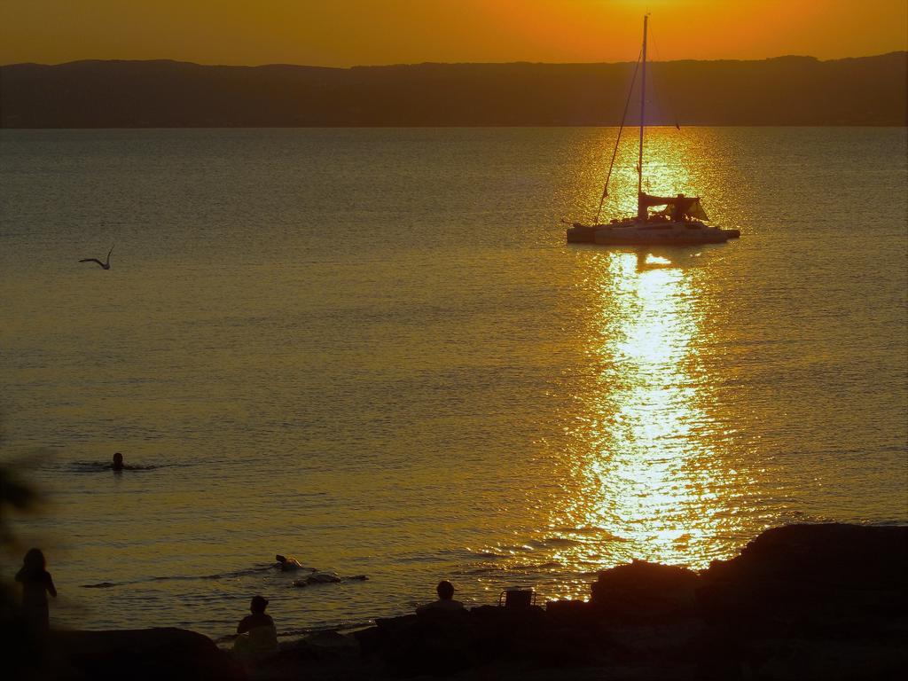 Pineta Spiaggia Grande Calasetta Bagian luar foto
