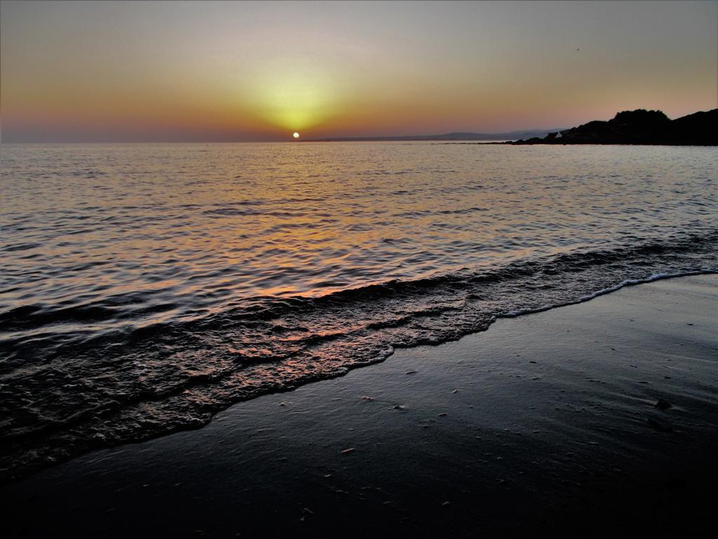 Pineta Spiaggia Grande Calasetta Bagian luar foto